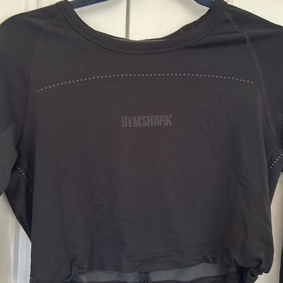 Women’s cropped balck Gymshark long sleeve - Picture 2 of 4